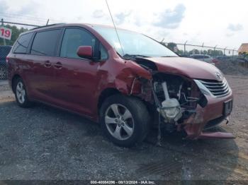  Salvage Toyota Sienna