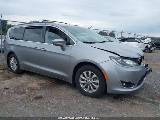  Salvage Chrysler Pacifica