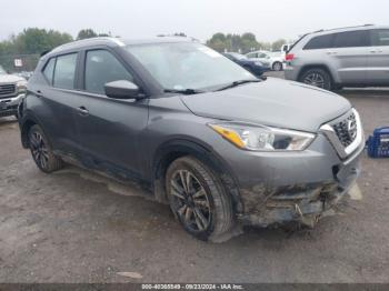  Salvage Nissan Kicks