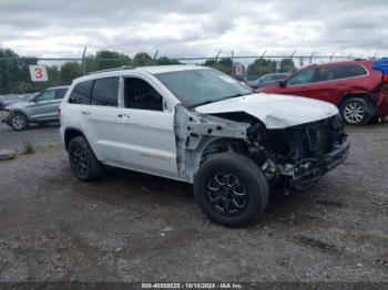  Salvage Jeep Grand Cherokee