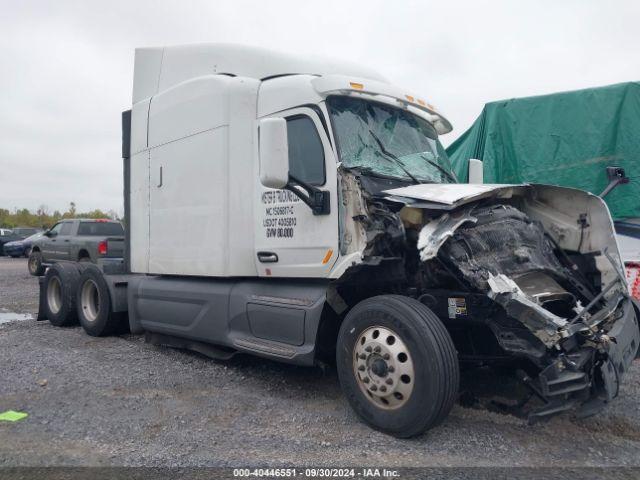  Salvage Peterbilt 579