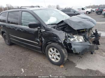  Salvage Chrysler Town & Country