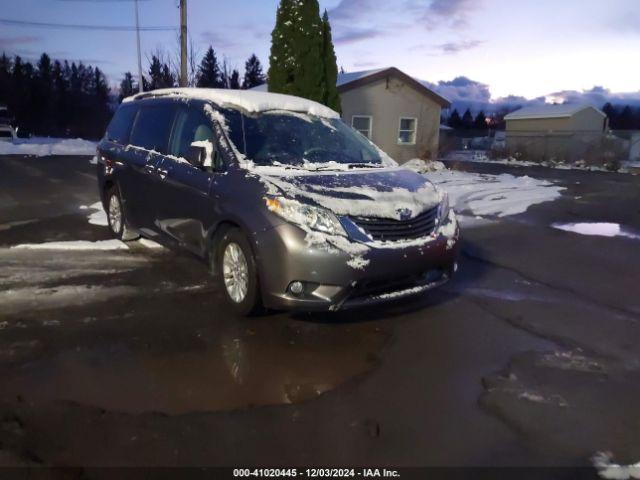  Salvage Toyota Sienna