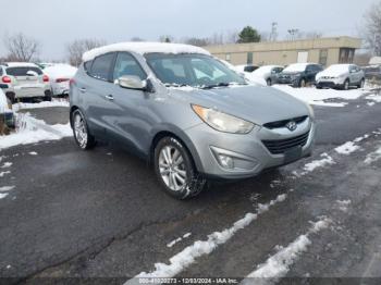  Salvage Hyundai TUCSON