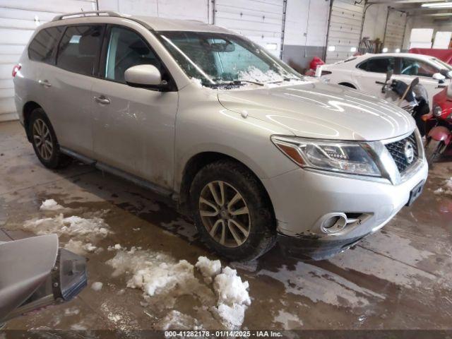  Salvage Nissan Pathfinder