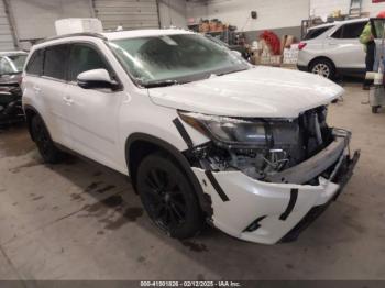  Salvage Toyota Highlander