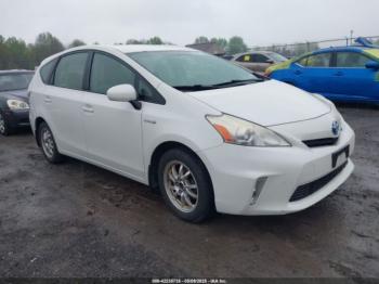  Salvage Toyota Prius v