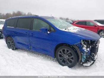  Salvage Chrysler Pacifica