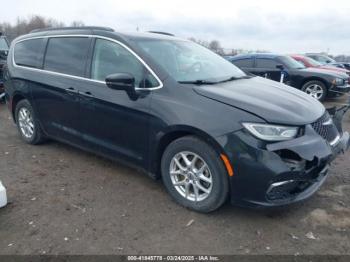  Salvage Chrysler Pacifica