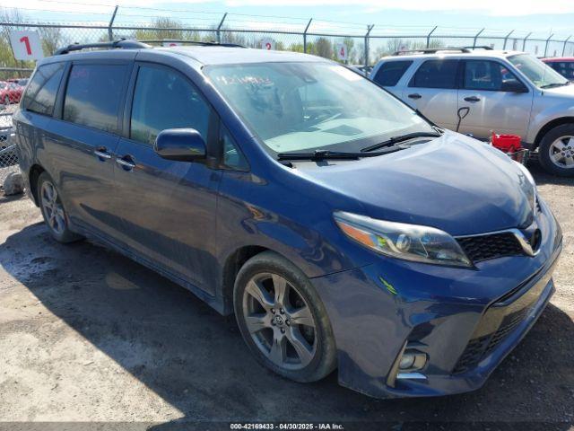  Salvage Toyota Sienna