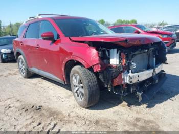 Salvage Nissan Pathfinder