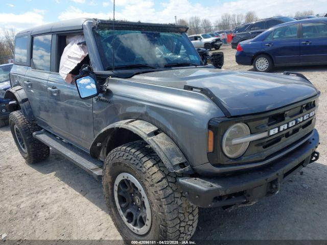  Salvage Ford Bronco