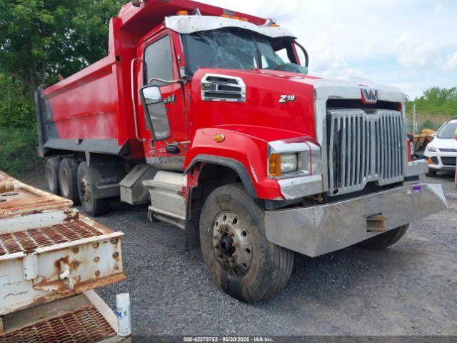  Salvage Western Star 4700 Set Forward Axle