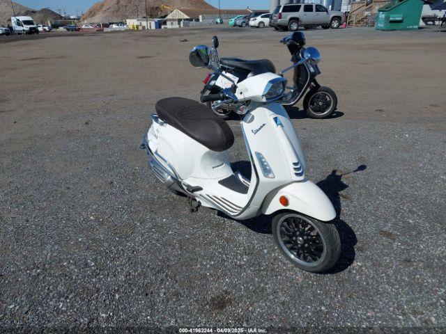  Salvage Vespa Primavera Sprint