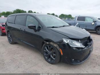 Salvage Chrysler Pacifica