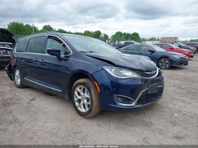  Salvage Chrysler Pacifica