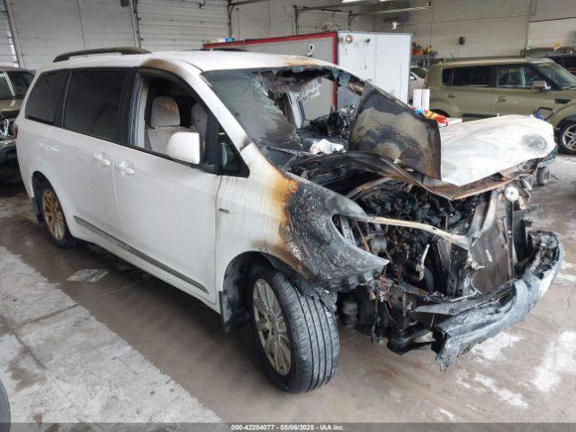  Salvage Toyota Sienna