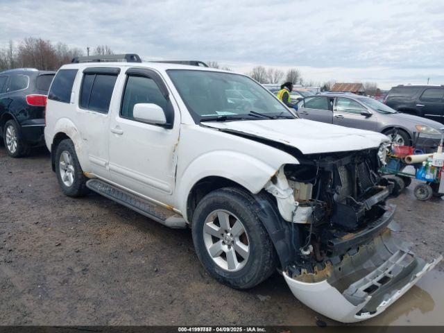  Salvage Nissan Pathfinder