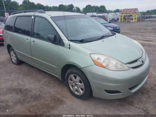  Salvage Toyota Sienna