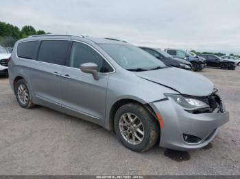  Salvage Chrysler Pacifica