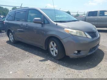  Salvage Toyota Sienna