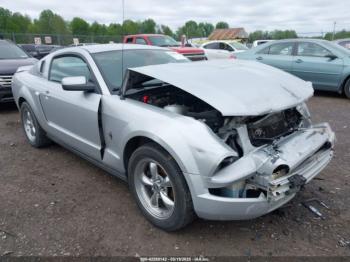  Salvage Ford Mustang