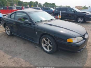  Salvage Ford Mustang