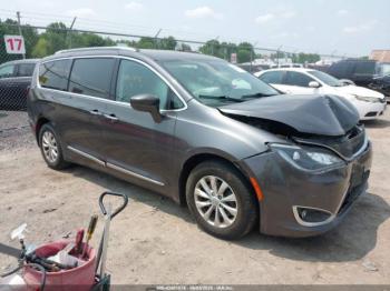  Salvage Chrysler Pacifica