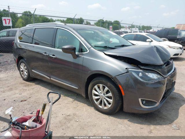  Salvage Chrysler Pacifica