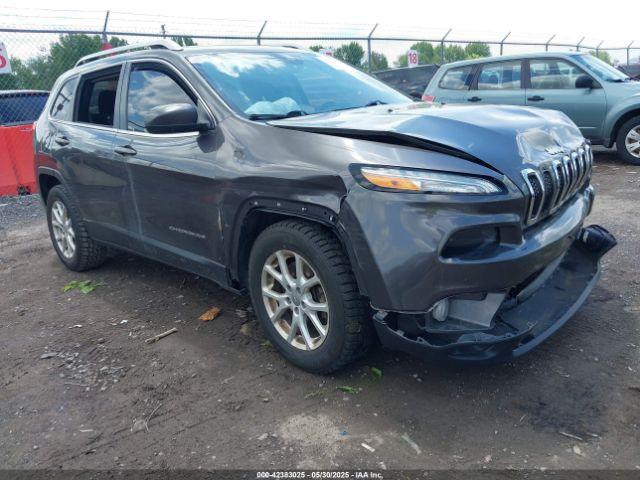  Salvage Jeep Cherokee