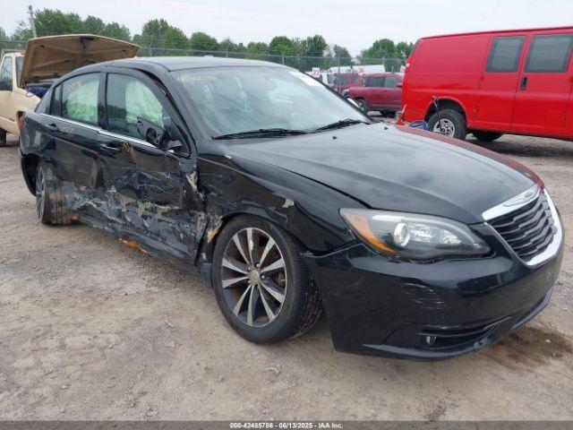 Salvage Chrysler 200