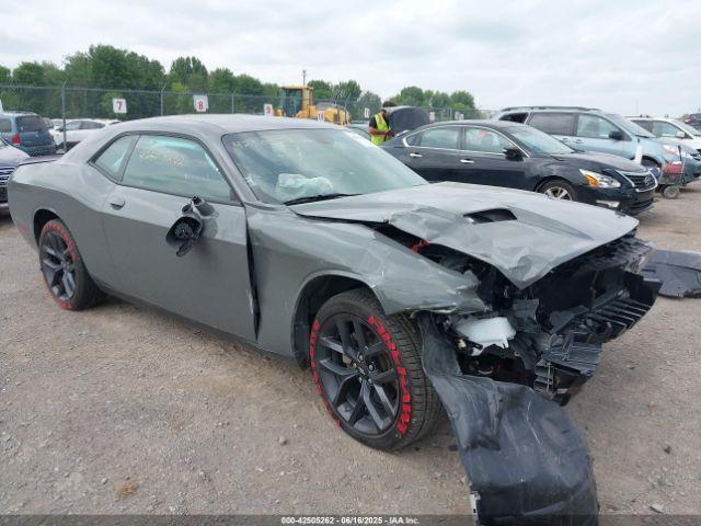  Salvage Dodge Challenger