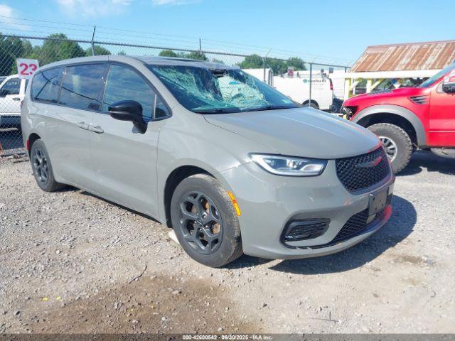  Salvage Chrysler Pacifica