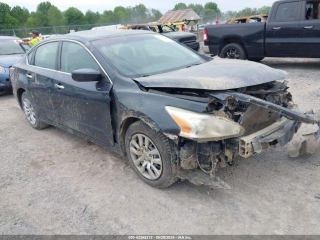  Salvage Nissan Altima