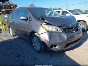  Salvage Toyota Sienna