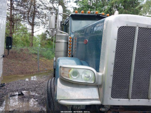  Salvage Peterbilt 389