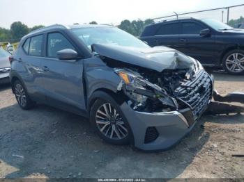  Salvage Nissan Kicks