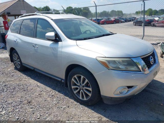  Salvage Nissan Pathfinder