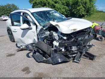  Salvage Nissan Kicks