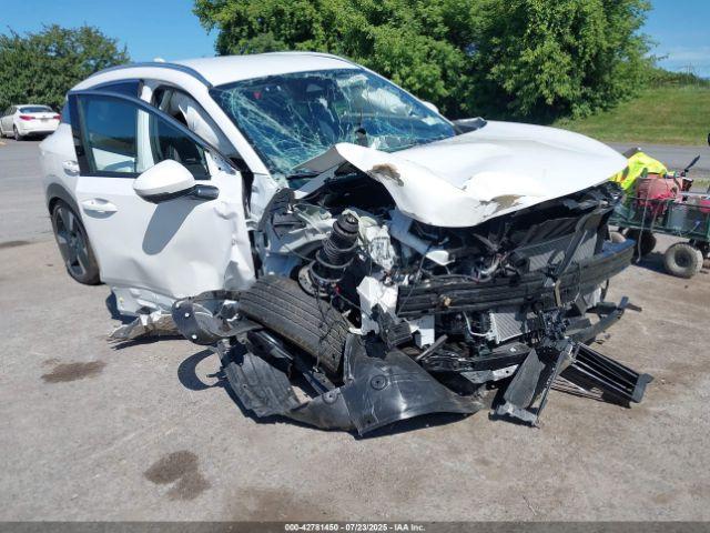  Salvage Nissan Kicks