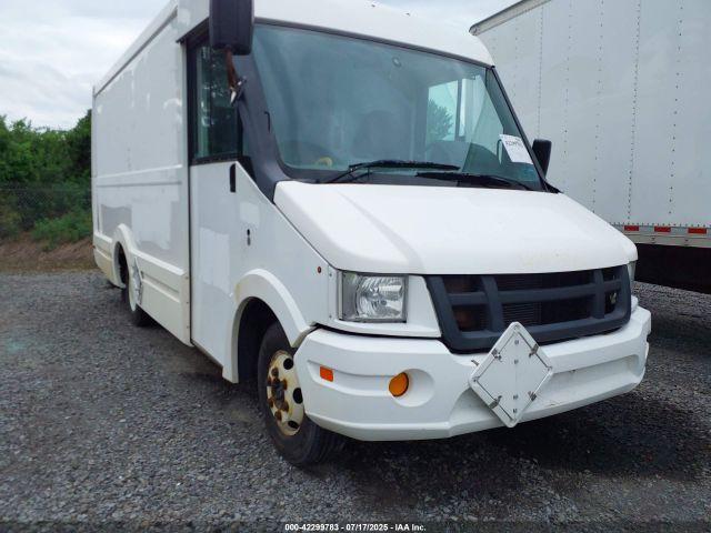  Salvage Isuzu Npr