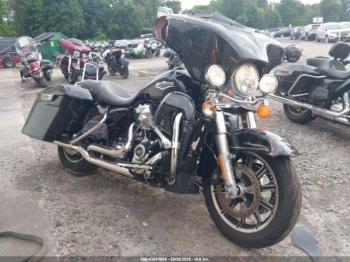  Salvage Harley-Davidson Flhr