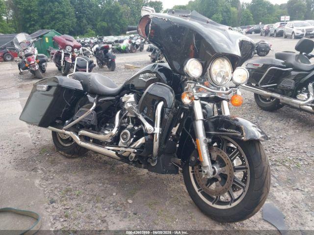  Salvage Harley-Davidson Flhr
