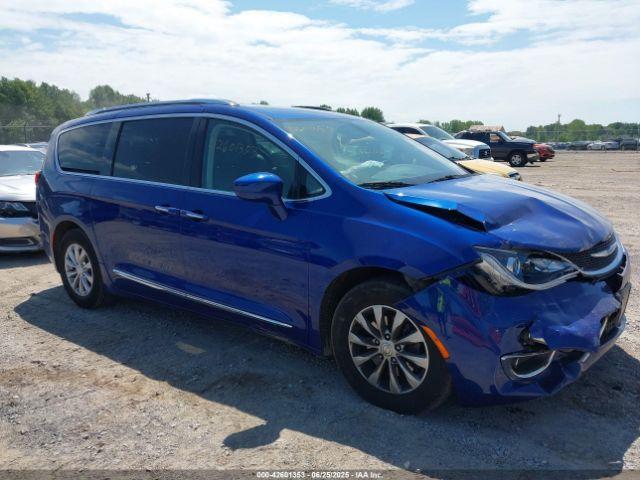  Salvage Chrysler Pacifica