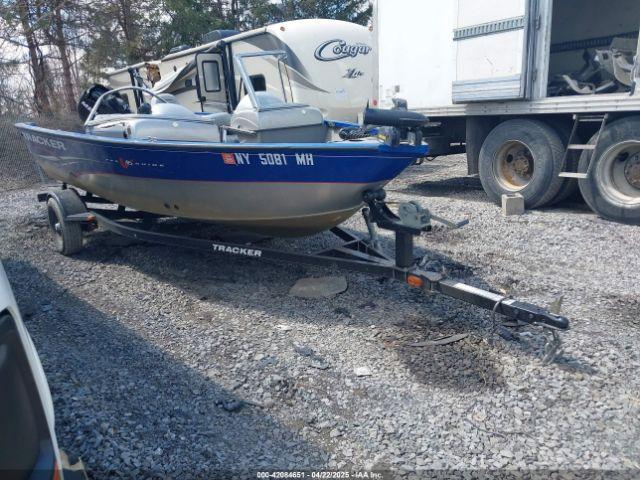  Salvage Basstracker Boat