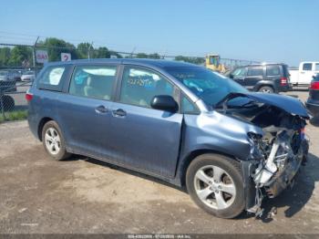  Salvage Toyota Sienna