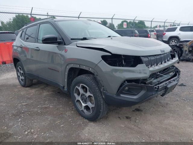  Salvage Jeep Compass