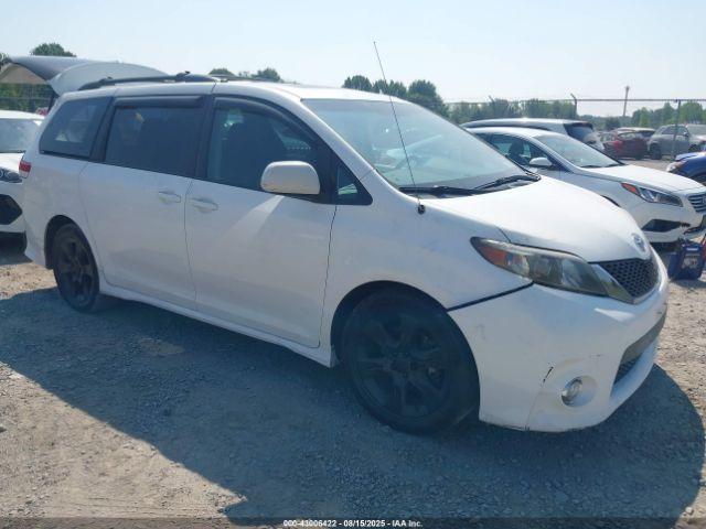  Salvage Toyota Sienna