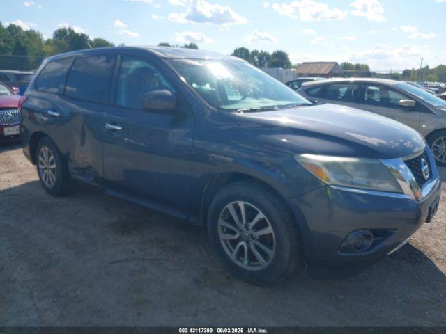  Salvage Nissan Pathfinder