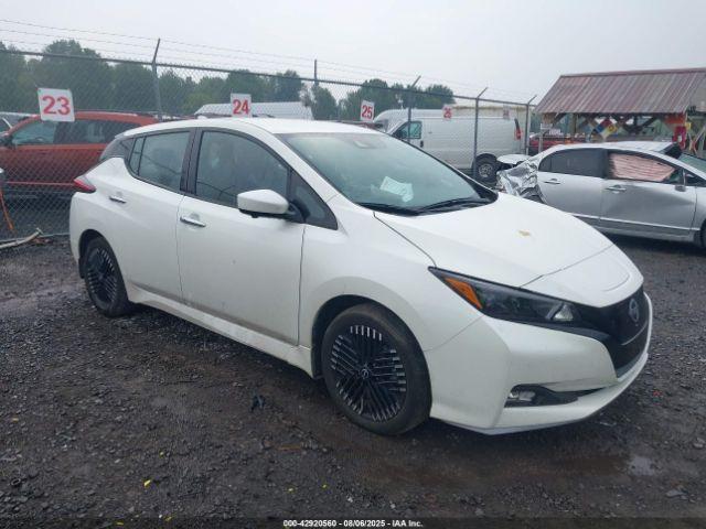  Salvage Nissan LEAF